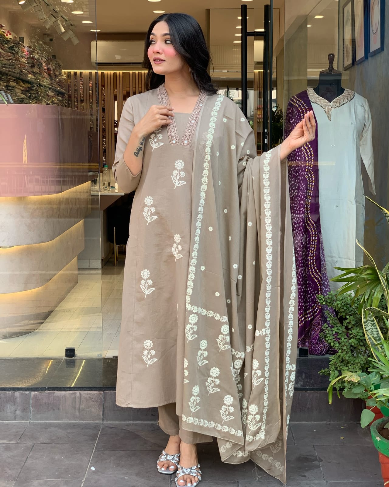 Pure Cotton fabric kurti pant and discharge print dupatta.